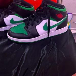 air jordan size 7y mid
